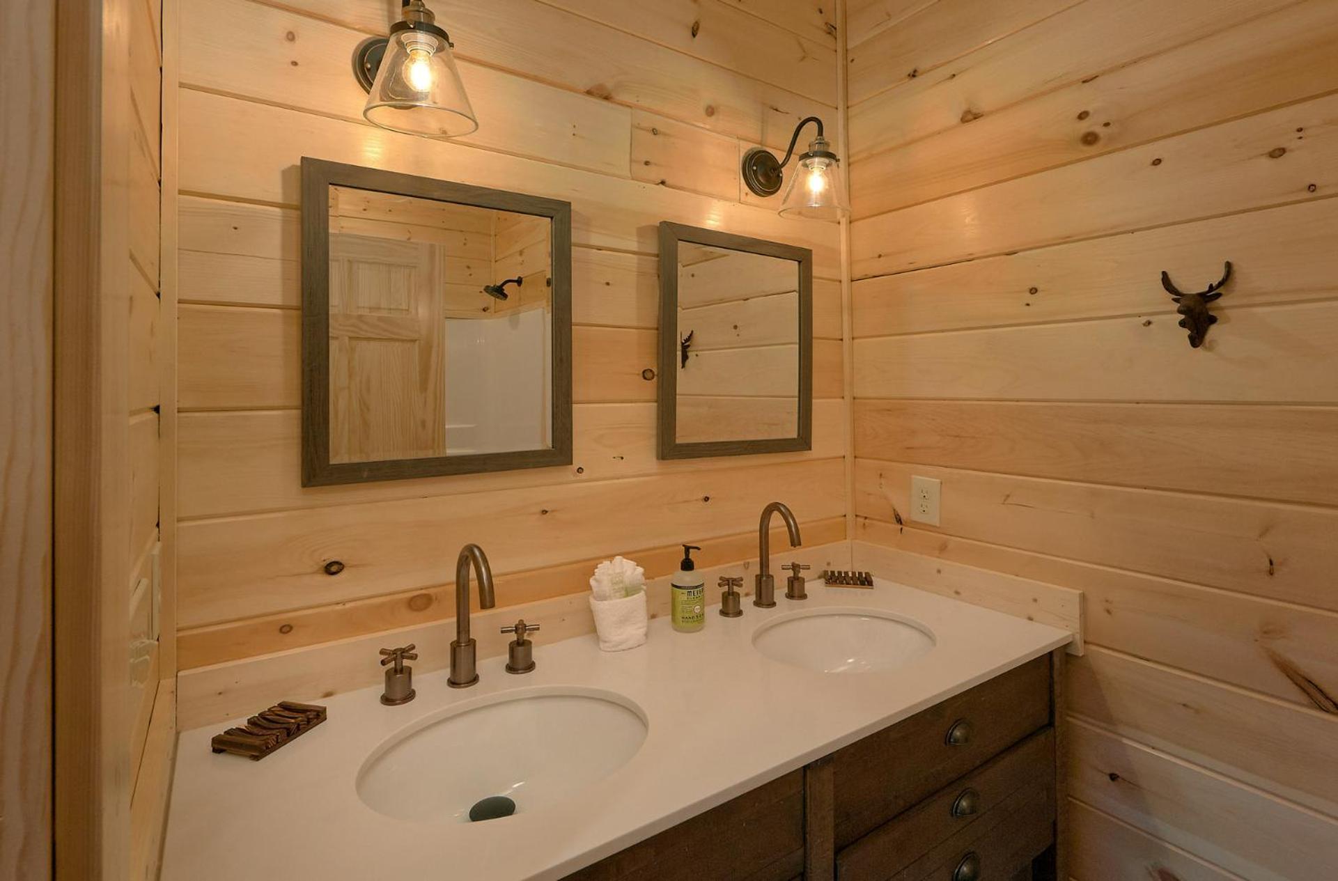 Misty Mountain Adventure Lodge Гатлинбург Экстерьер фото