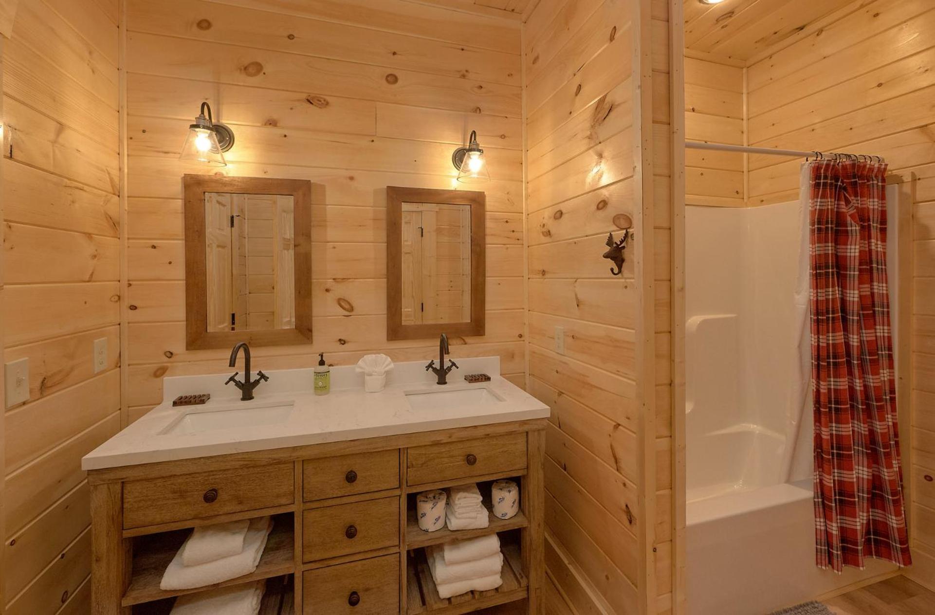 Misty Mountain Adventure Lodge Гатлинбург Экстерьер фото